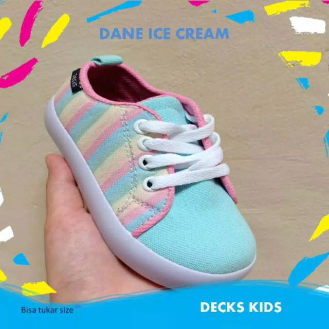 Sepatu anak deck