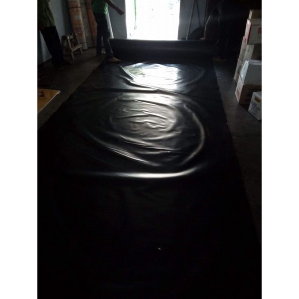 Plastik UV hitam Geomembran LLDPE lebar 4m tebal 200 micron