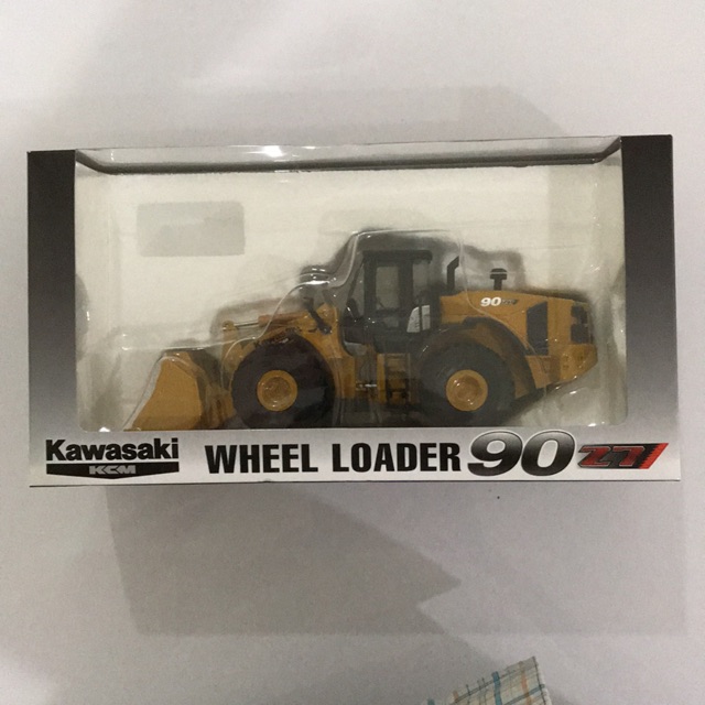 souvenir miniatur wheel loader Kawasaki KCM model 90Z7