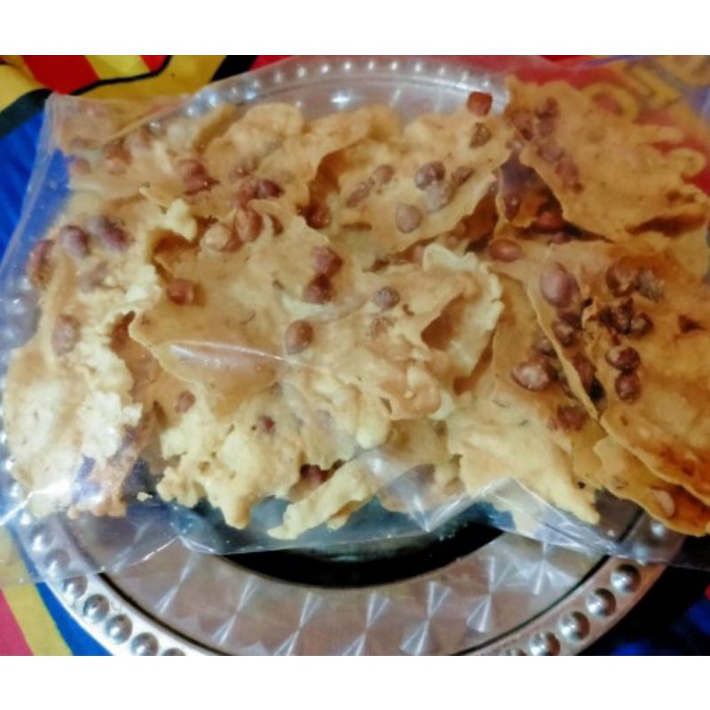 

peyek kacang tipis, garing dan renyah