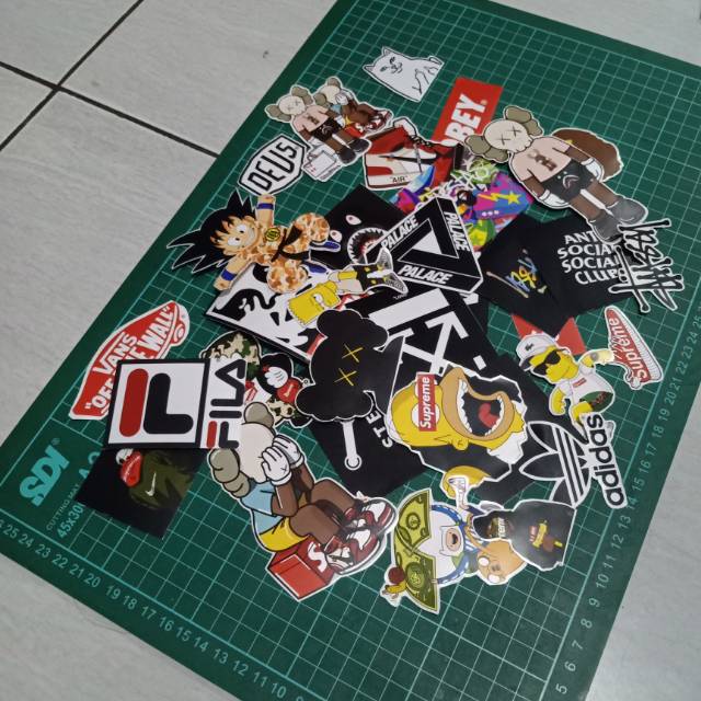 Hypebeast Sticker (Supreme, Deus, Adidas, Vans, Off white) Collector