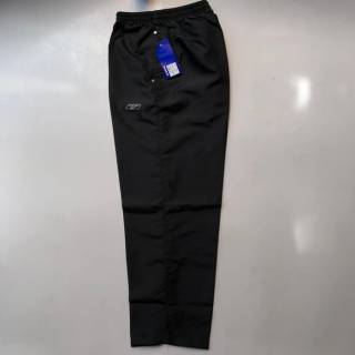 Celana panjang training polos hitam bahan parasut Celana panjang training polos hitam bahan parasut