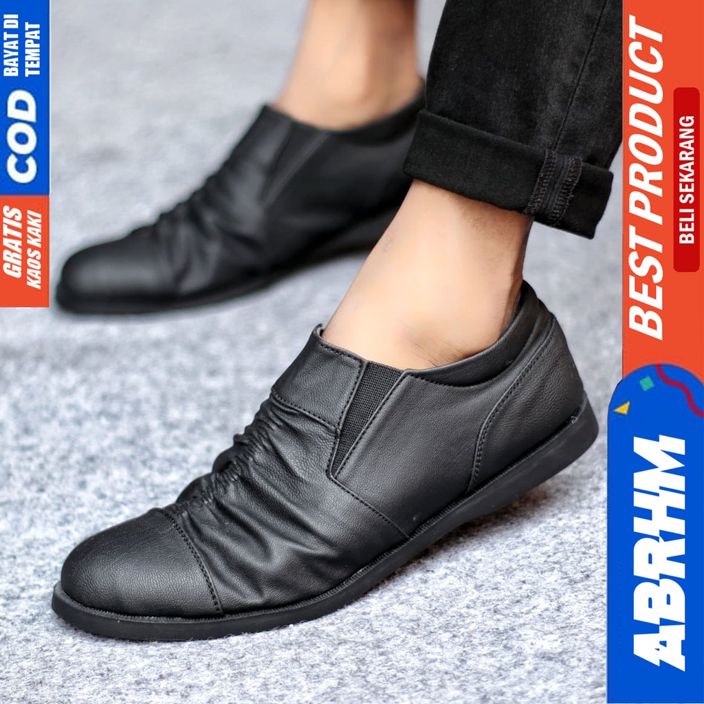 Sepatu Slip on Pria Santai Casual Formal Kulit Syntetic Kerja Kantor Kuliah Kondangan Hitam Keren Terbaru