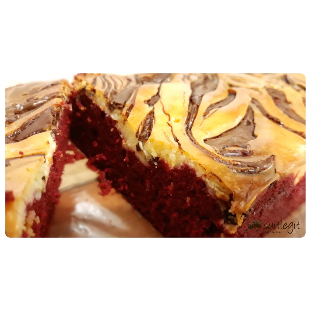

Nutella swirl - Red Velvet Cream Cheese Brownie