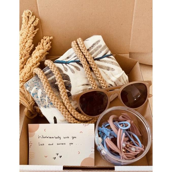 

HAMPERS TAS LEBARAN HAMPERS UNIK KADO HADIAH NIKAHAN