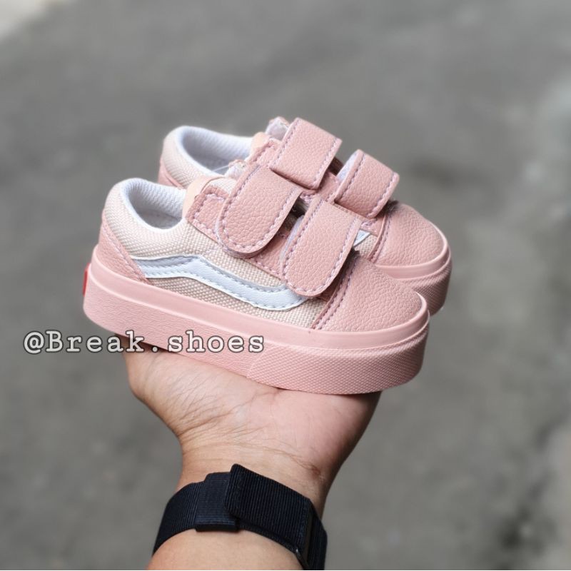 Sepatu anak oldskool peach velcro