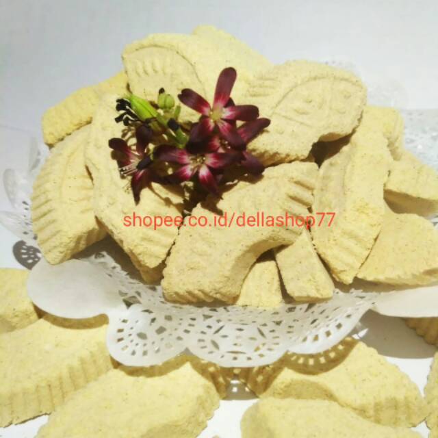 

Kue Satru Kacang Hijau kemasan mika 500gr