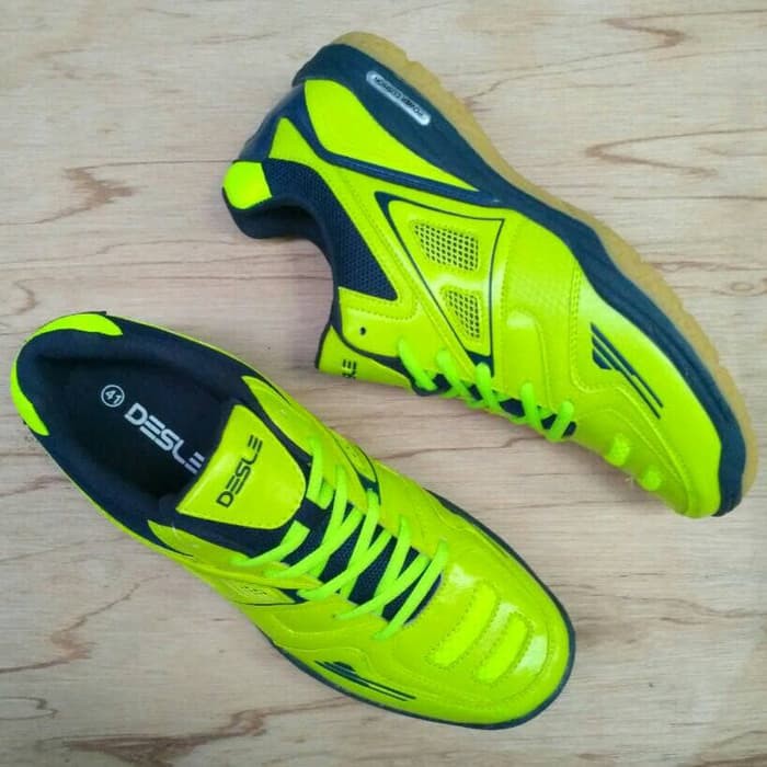 SEPATU BADMINTON MERK DESLE Type B171 WARNA CYTRUN