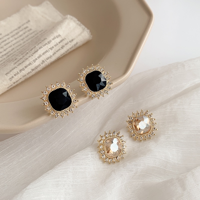 Anting Stud Berlian Imitasi Bentuk Persegi Gaya Vintage Korea Untuk Wanita