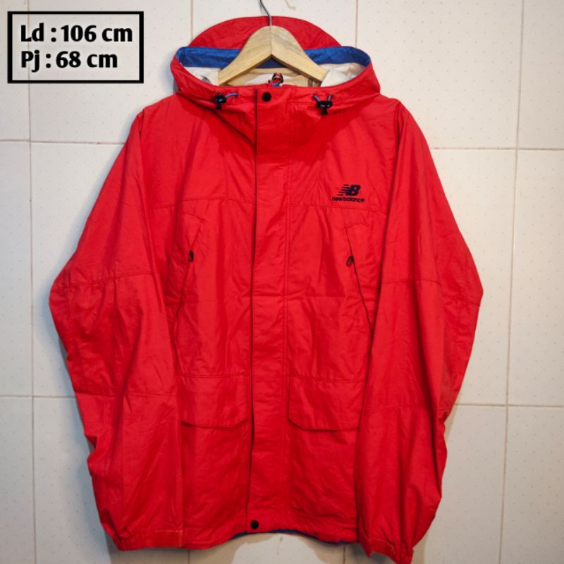 NEW BALANCE preloved jaket pria wanita cewek cowok thrift pl bekas second jacket parasut outdoor gun