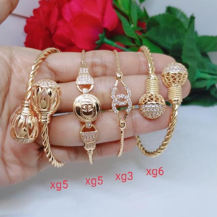 Gelang Tangan Bangle Fleksibel Wanita Titanium Xuping Perhiasan Aksesoris Fashion Lapis Emas Anti Karat