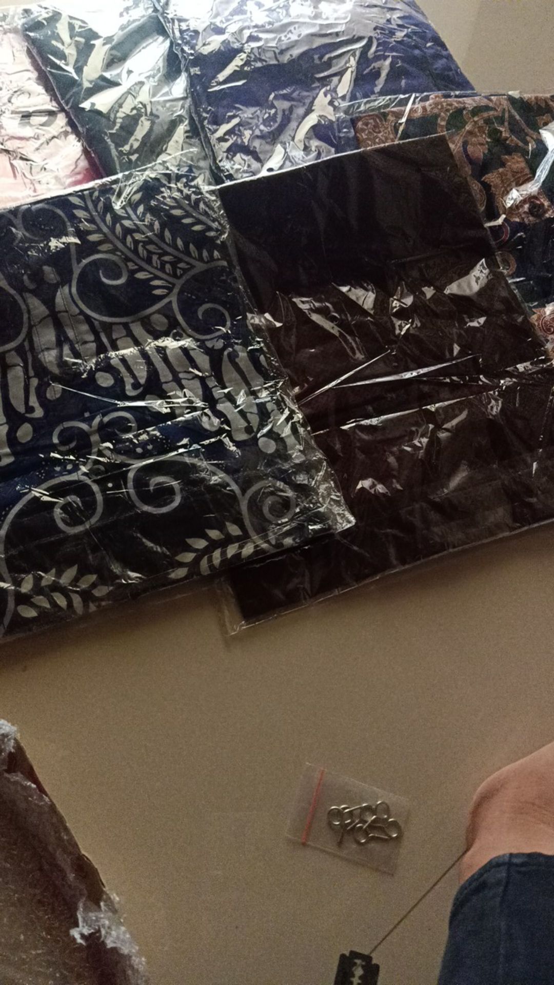 [gridline - Ls029 Blue & Maroon] Kemeja Batik Slimfit Pria Katun Lengan Panjang