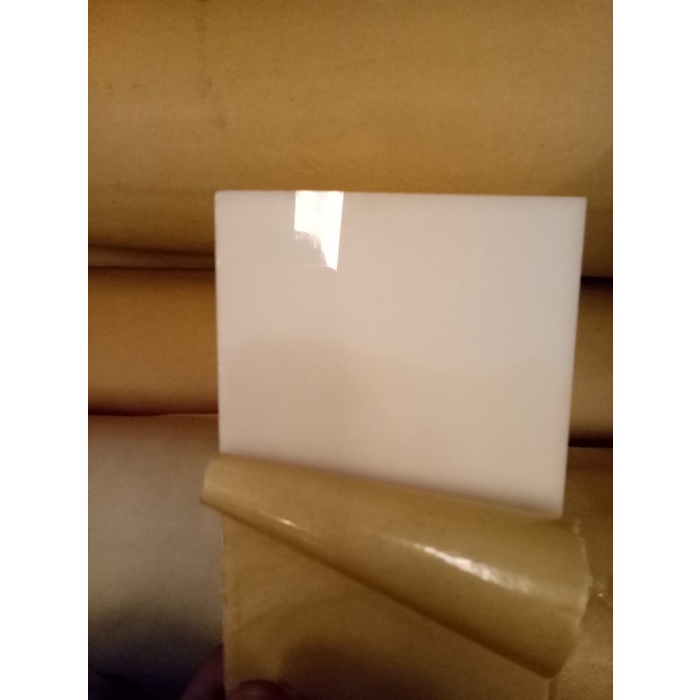 Menjual Akrilik Putih susu 2mm