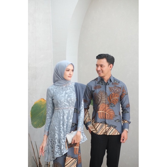 (Akita-zara tunik series tiffany blue) set couple kebaya wanita &amp; kemeja batik pria. kebaya wisuda kebaya kondangan kebaya lamaran bahan lace premium