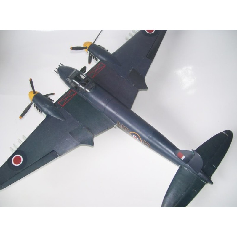 DIY Model Kertas Perang Dunia II Pesawat Bom Ringan 