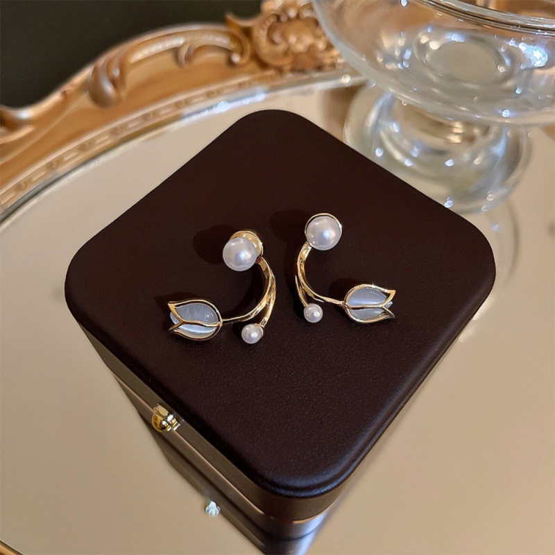 Anting Mutiara Bentuk Bunga Tulip