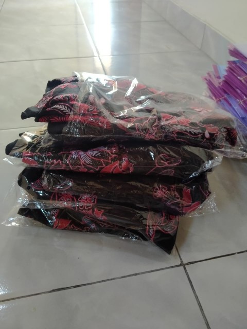 Grosir Dropship Batik Couple Keluarga Terbaru Motif Sakura Merah Kekinian Batik Modern Sarimbit Bcp