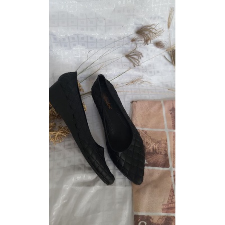 GLANZTON BLACK