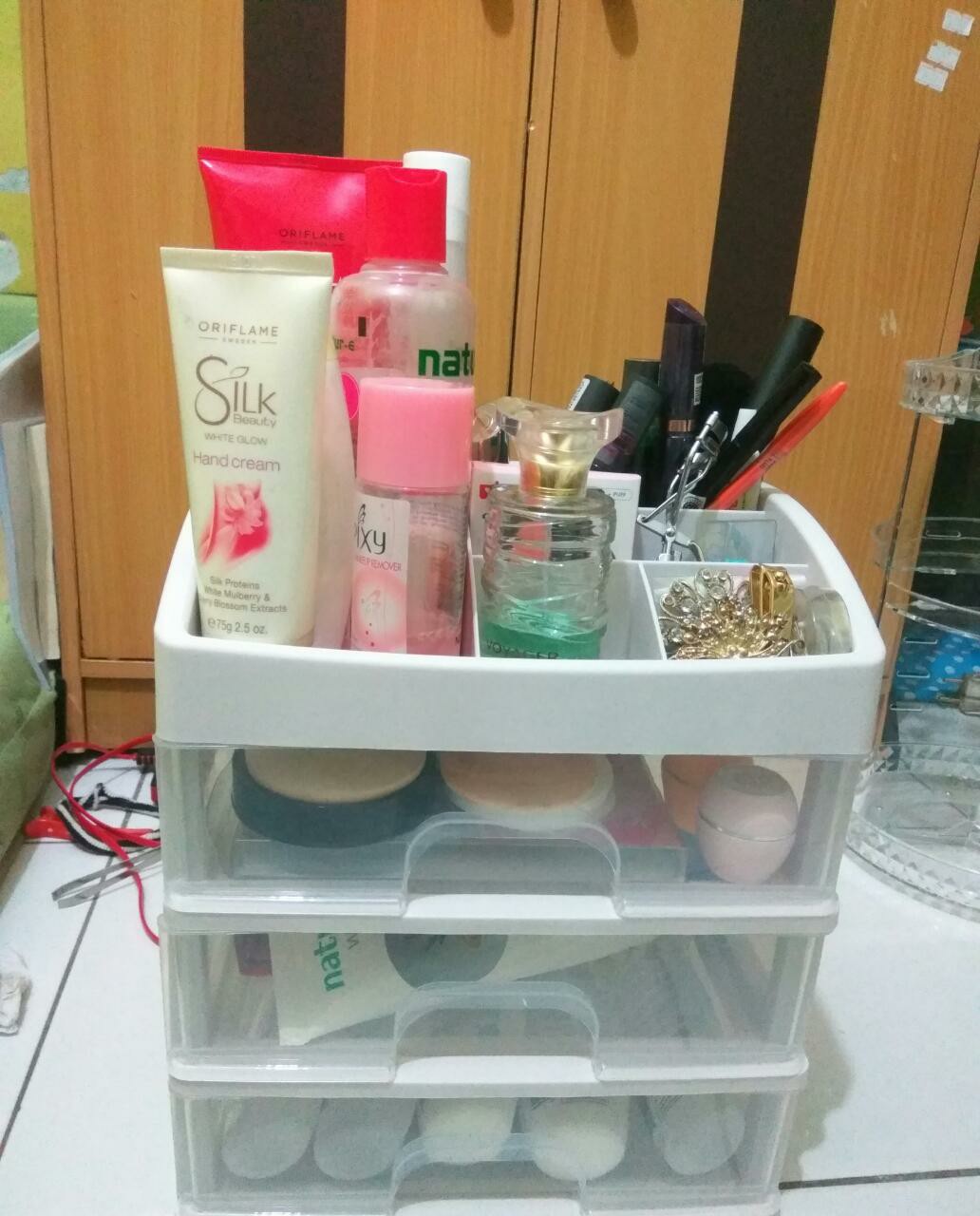 Rak Kosmetik 3 Laci Small Makeup Storage Box Susun Kotak Organizer Multifungsi Desktop Storage