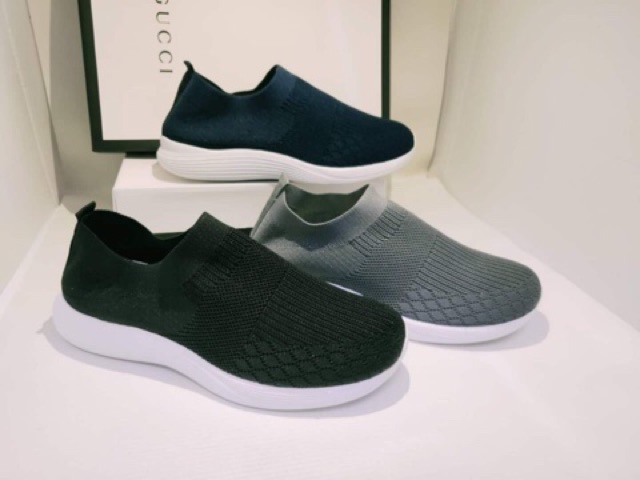 Sepatu pria olahraga kasual import