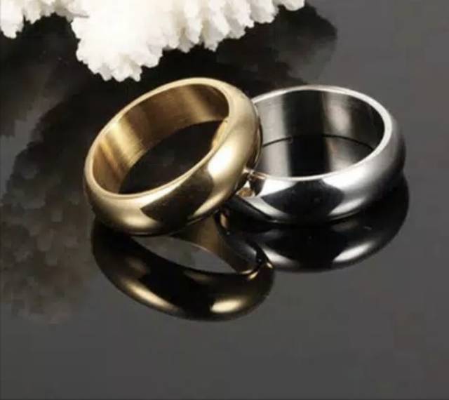 Fifi Fashion CINCIN COUPLE TITANIUM/NIKAH/TUNANGAN PRIA WANITA MODEL  POLOS WARNA SILVER DAN GOLD