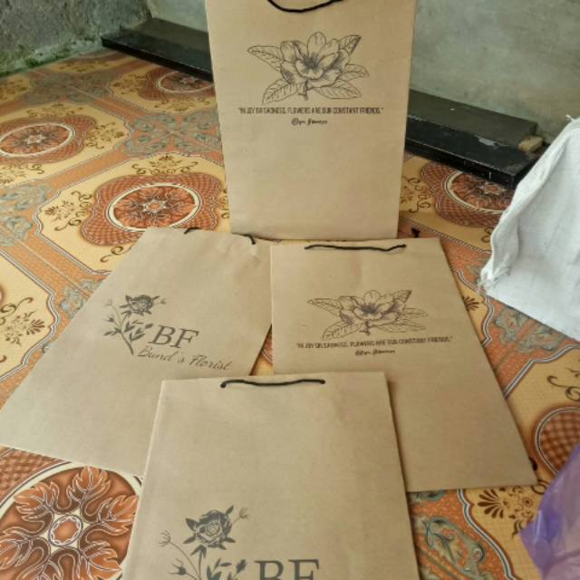 

paperbag/tas kertas 18x12x22(pxlxt)