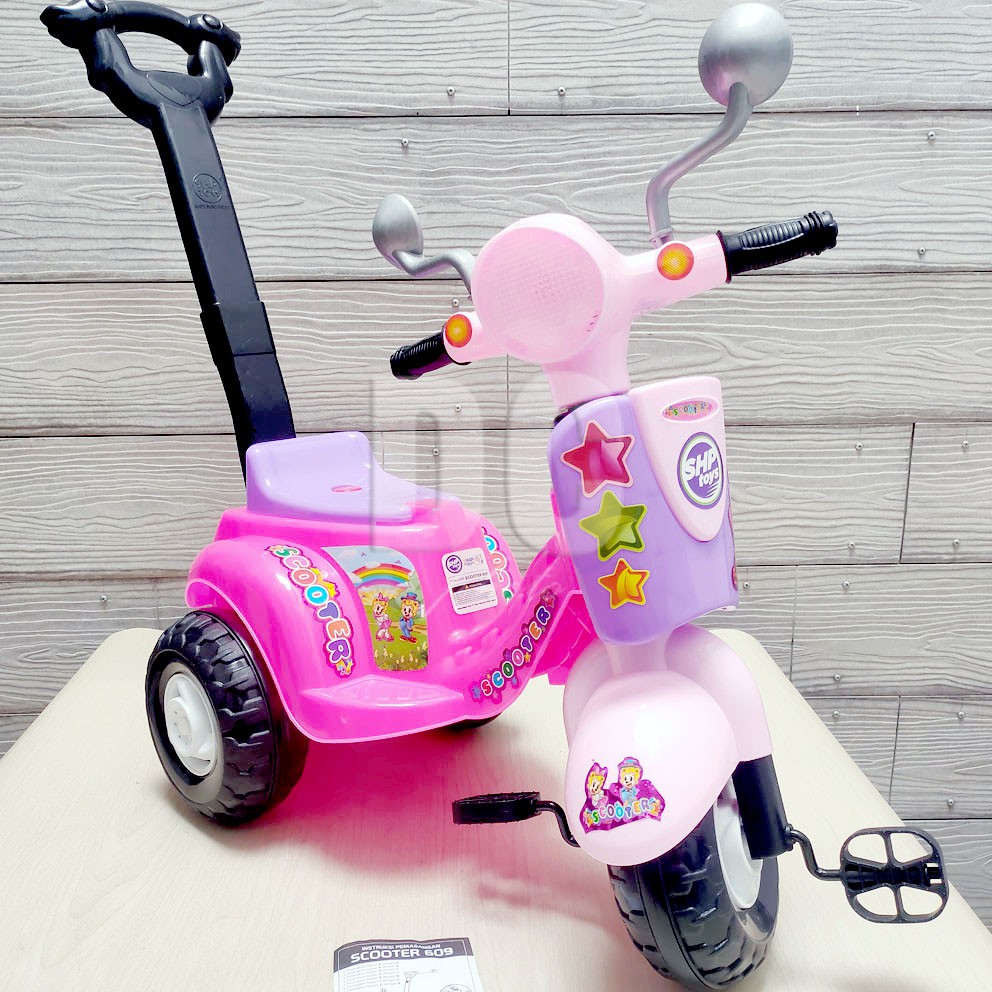 Sepeda Motor VESPA Scooter Lampu Musik Tricycle Anak Sepeda RIDe on Duduk Kayuh Dorong Roda