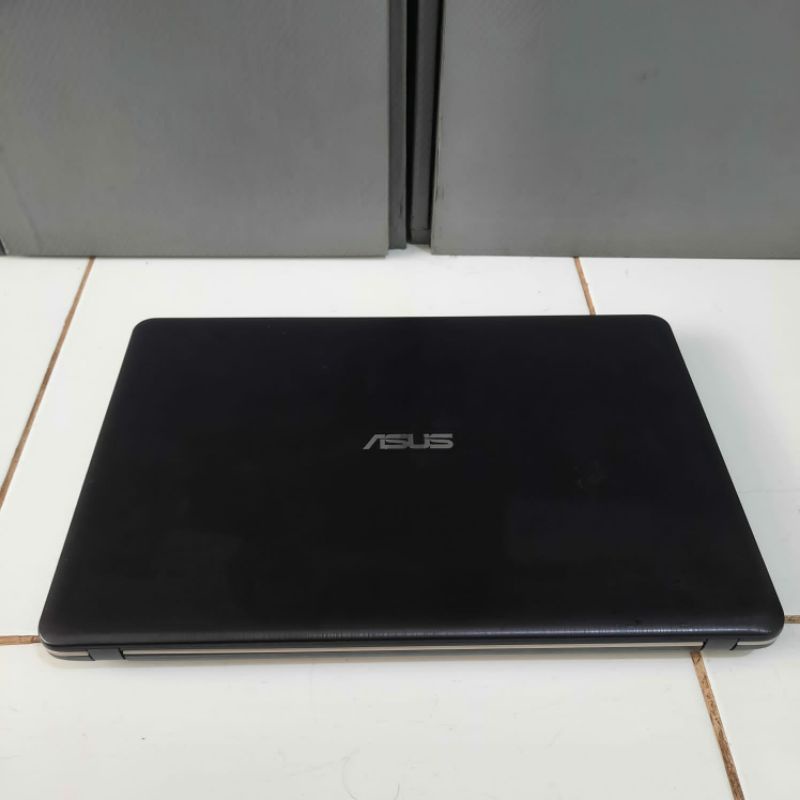 Laptop Asus X541SA intel Celeron N3060 Ram 4GB HDD 500GB Layar 15 inch Windows 10 siap pakai