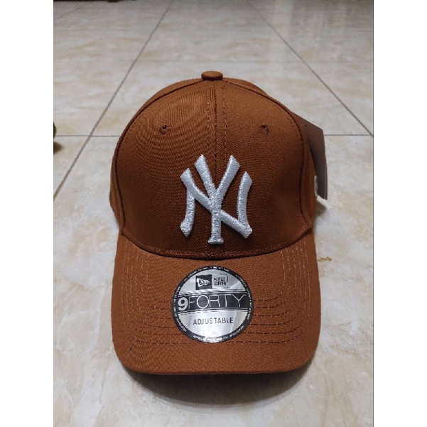 Topi MLB x New Era NY Coklat Logo Putih Original
