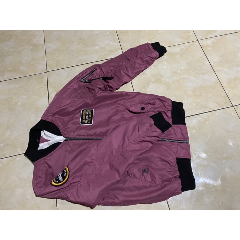 Jaket wanita warna pink preloved