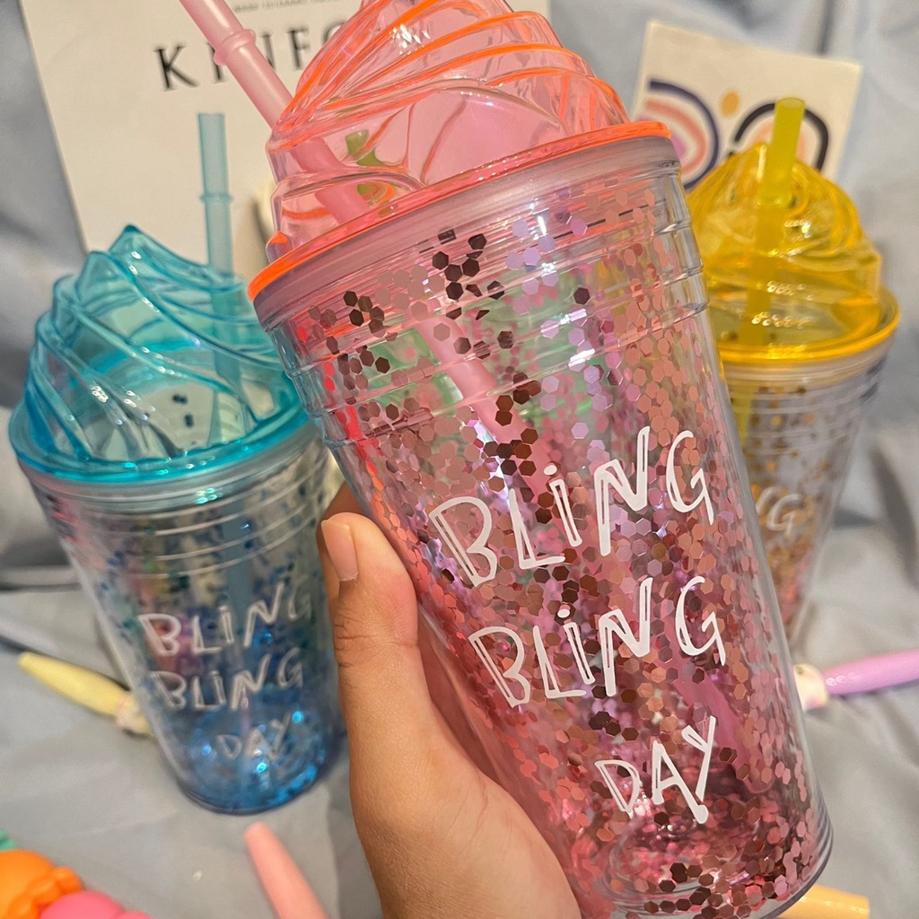 TUMBLER MINUM ESTETIK BLING BLING DAY CUTE READY 4 WARNA UKURAN 500 ML BOTOL MINUM UNIK FREE SEDOTAN NYA KUALITAS TERJAMIN HARGA TERJANGKAU BISA GROSIR DAN COD