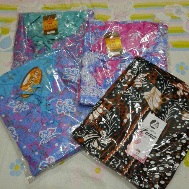 Setelan Celana Pendek Batik Wanita