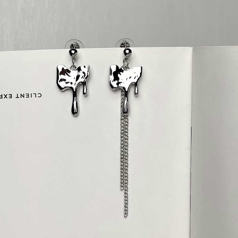 Anting Tusuk Asimetris Trendy Untuk Wanita