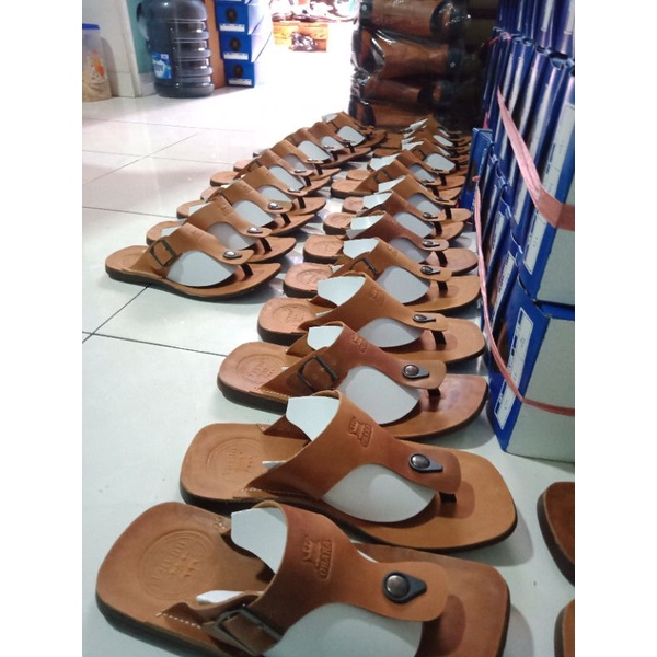 sandal bakiak terompah selop tarompah pria dewasa cowok kulit sapi original asli berkualitas murah Bandung Jakarta Banten Semarang Jogjakarta Surabaya Malang Depok Bogor tready kekinian 100%