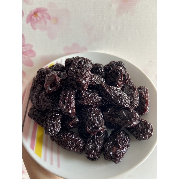 

Kurma Hitam Cina Premium (Chinese Black Dates / Wu Zao 乌枣 / (O Co) 200gr