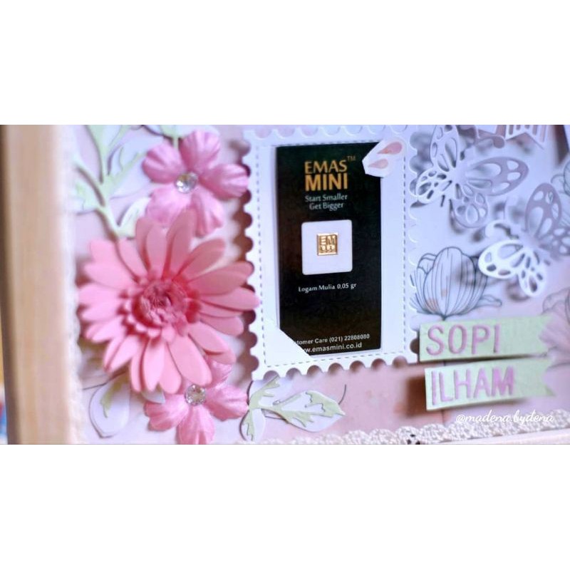 

Scrapframe Emas Mini / Kado Pernikahan