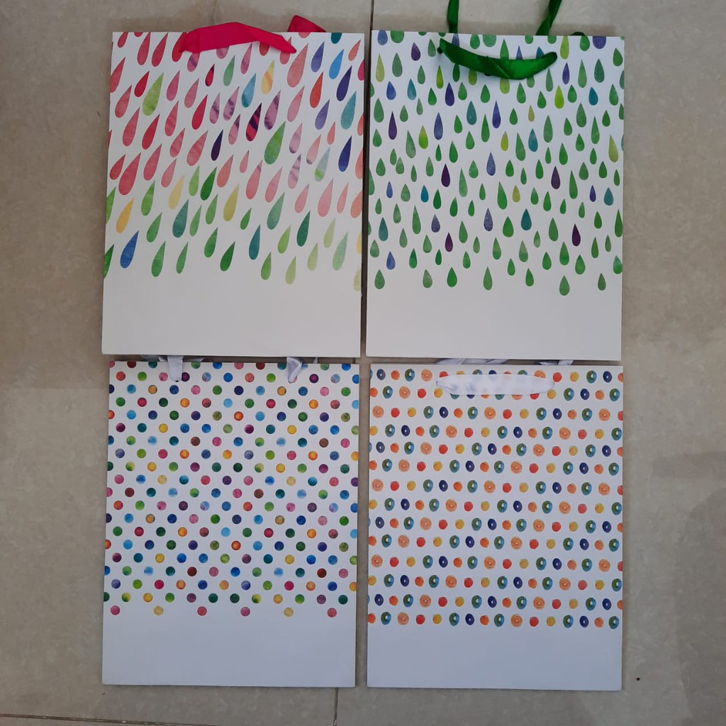 

1 PCS PAPER BAG GLITTER IMPORT UKURAN SEDANG WARNA WARNI / PAPERBAG / TAS BELANJA