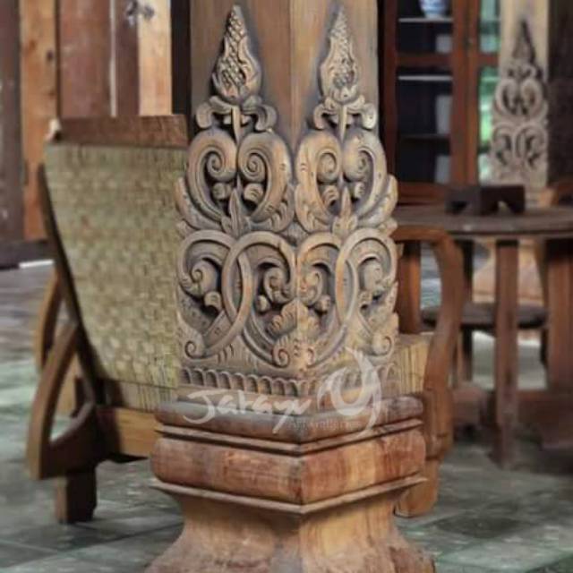 Ukiran soko guru tempelan ukir pilar
