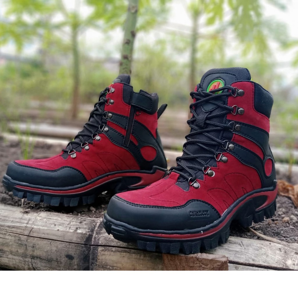 Sepatu Gunung Rafele Outdoor Hiking Kerja Lapangan Mendaki Terkece Anti Slif 7INC MERAH HITAM