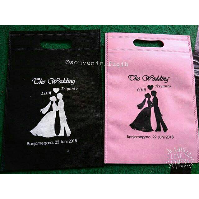 

Souvenir tas sablon oval ukuran 20 x 26
