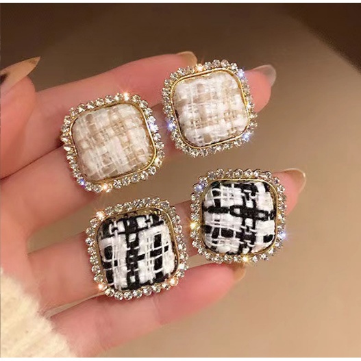 ANTING KOREA WANITA RETRO TITANIUM DIAMOND ELEGANT ANTING TUSUK ANTI KARAT GIWANG AKSESORIS ANTING FASHION IMPORT ANT61