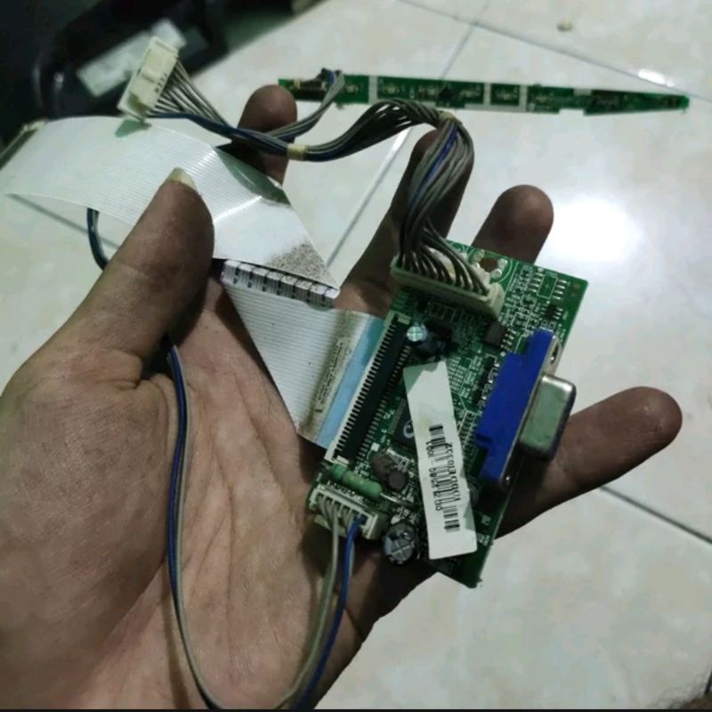 mobo motherboard mainboard mesin vga monitor layar komputer LG flatron w1953sv pf ori original