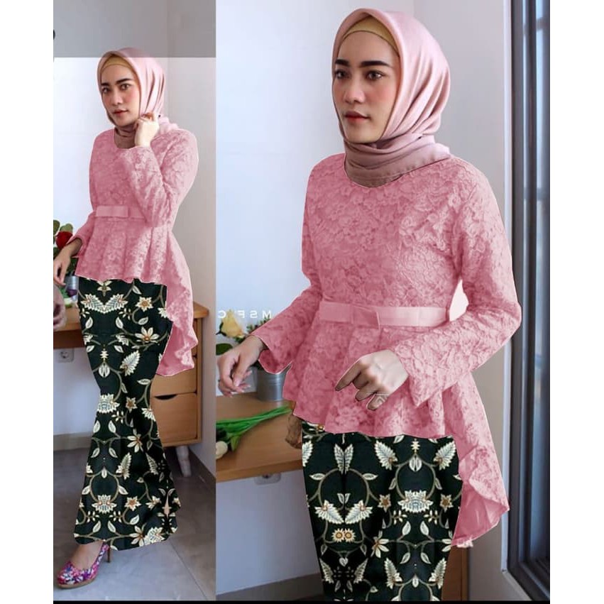 Setelan kebaya Brukat Aurora warna pink + Rok Duyung