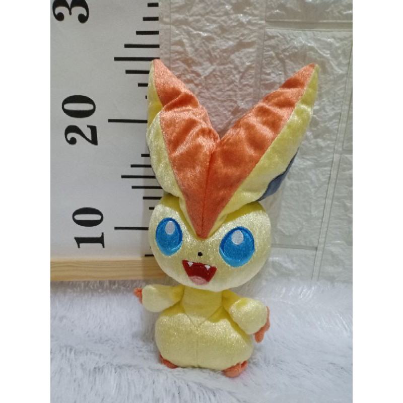 boneka pokemon victini