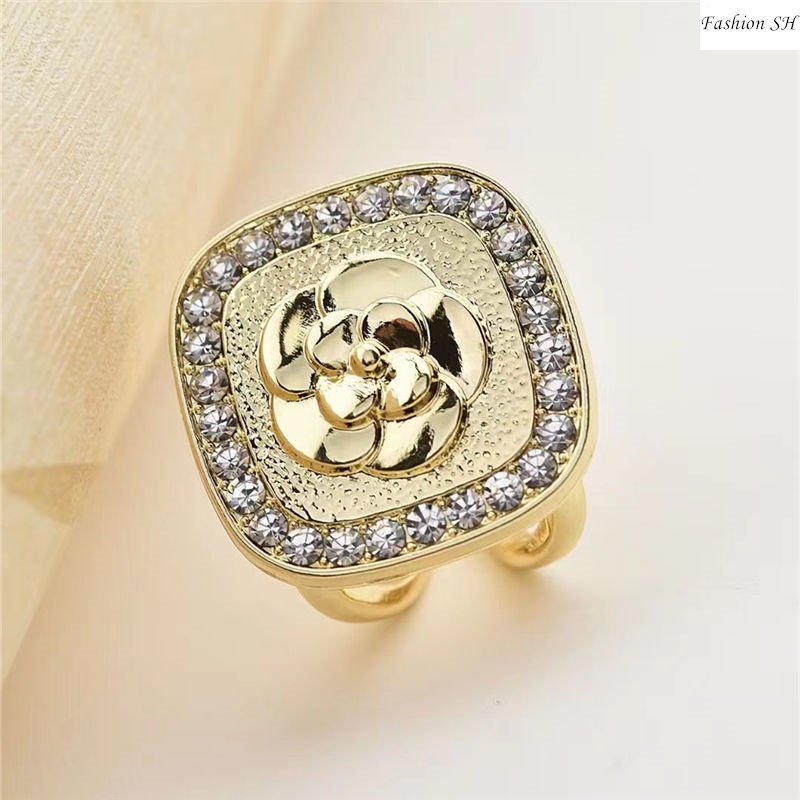 Bros Bentuk Bunga Camellia Bahan Alloy M40279