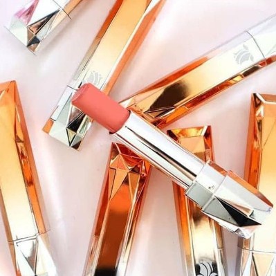 La Tulipe Maximatte Lipstick