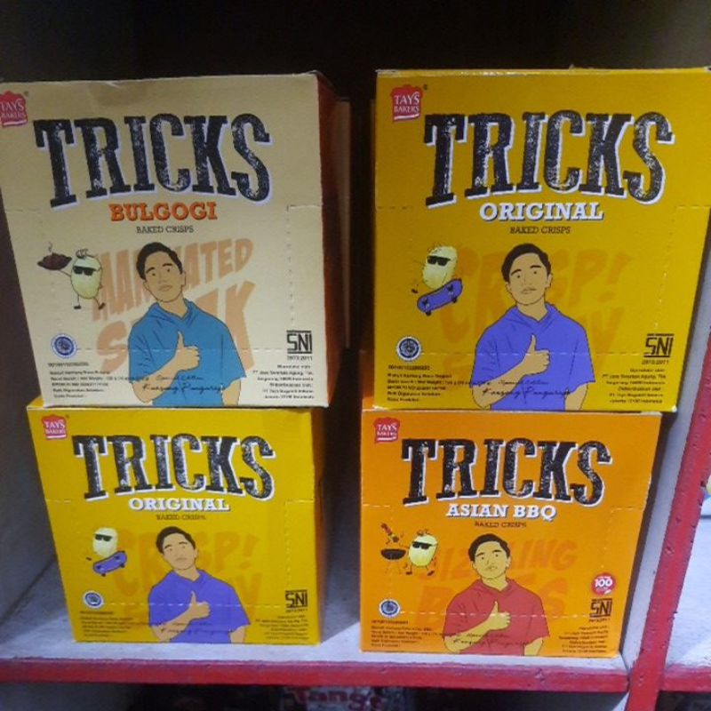 

biskuit tricks 1pak isi 10 pc