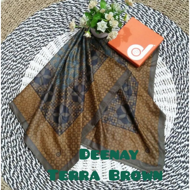 Deenay Terra Brown Motif Original