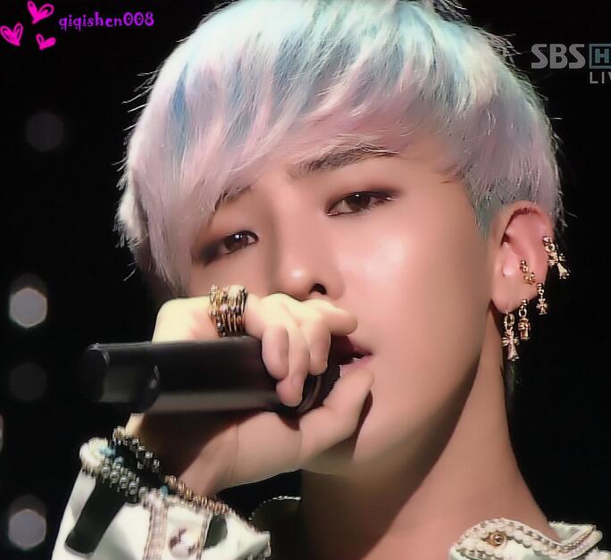 Anting Desain Kpop Star Idol G-Dragon Gaya Retro