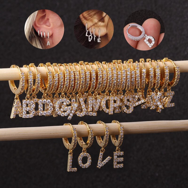 1pc Anting Tindik Telinga Desain 26 Huruf Alfabet Kecil